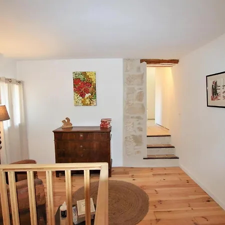 Tatil Evi 2 Bedroom Beautiful In St Didier Saint Didier (Vaucluse)