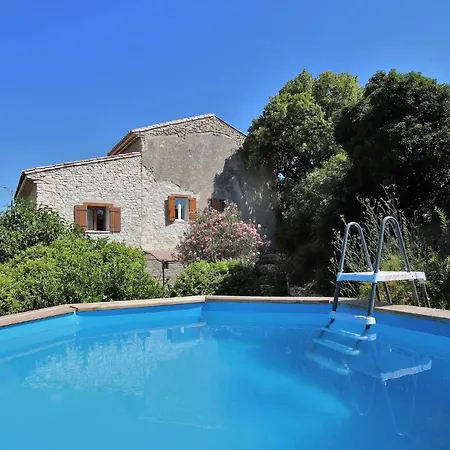 2 Bedroom Beautiful In St Didier *