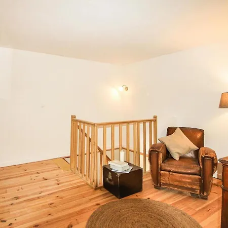 2 Bedroom Beautiful In St Didier Tatil Evi