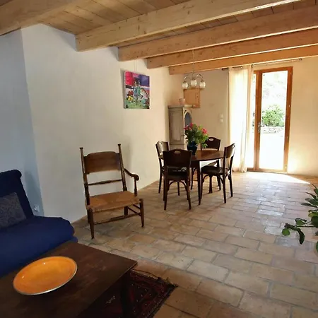 2 Bedroom Beautiful In St Didier Saint Didier (Vaucluse)